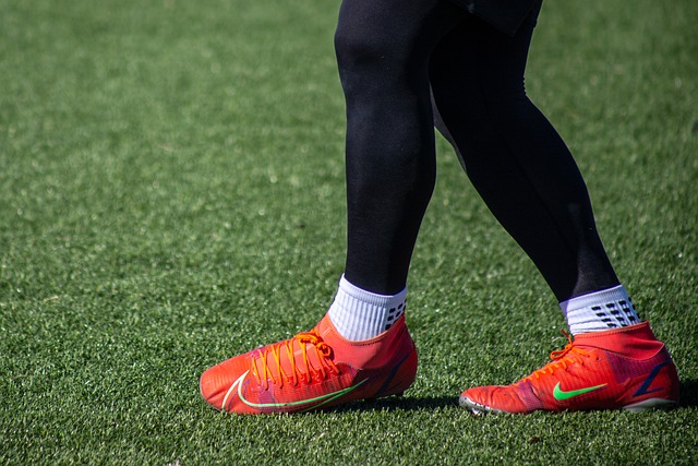 张志磊跪地仰天长叹：赛后戴氧气罩一幕太惨 首次被TKO输给年龄.